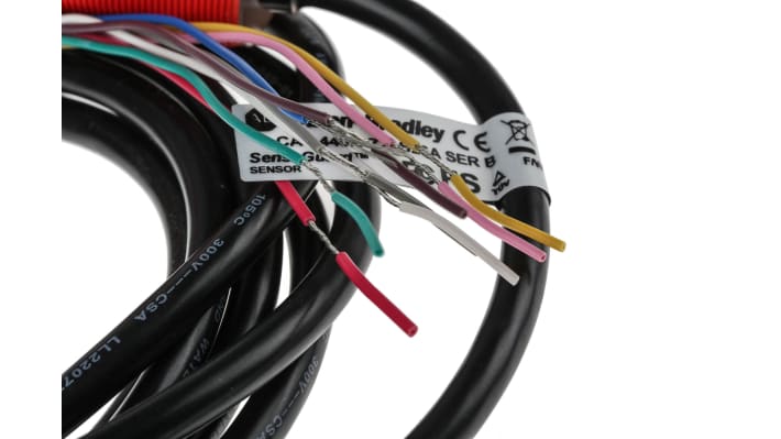 Interruttore di sicurezza Allen Bradley Guardmaster 440N-Z21S26A, cilindrico senza contatto RFID, 24V cc, IP69K, 25 mm di distanza di commutazione.