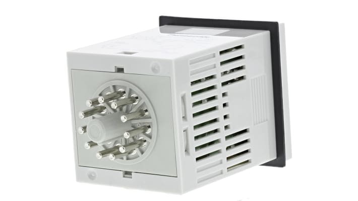 Relè temporizzatore Panasonic LT4HW240ACJ a pannello, tensione 100-240V AC, display LCD, dimensioni 48x48 mm, grado di protezione IP66.