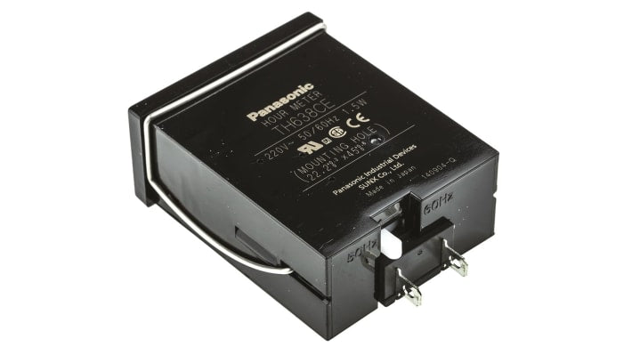 Contatore Panasonic TH638CEJ, 6 cifre, montaggio a pannello, 220 V, conteggio fino a 99.999,9 h, dimensioni compatte.