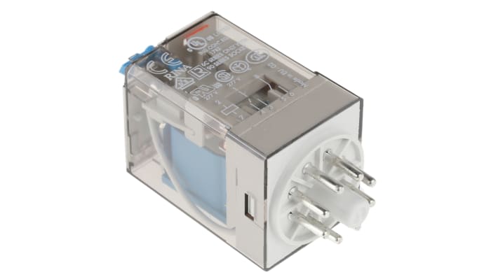 Finder 60.12.9.024.0040, relè DPDT 24V cc, montaggio a innesto, corrente 10A, dimensioni 32,5mm x 36,4mm x 54,2mm.