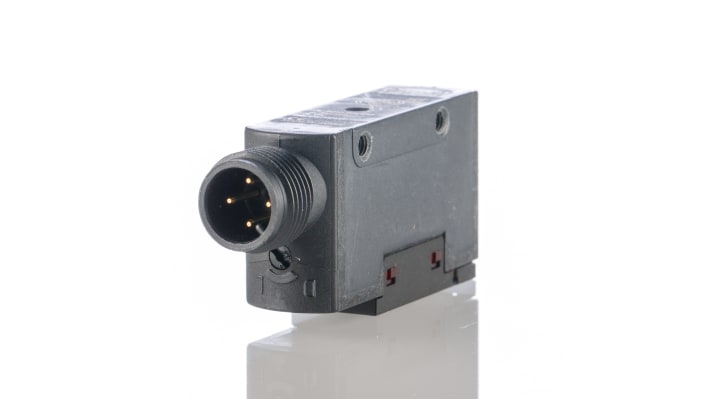 Sensore fotoelettrico rettangolare Omron E3SAR86, rilevamento da 100 mm a 2 m, uscita PNP, grado di protezione IP67.