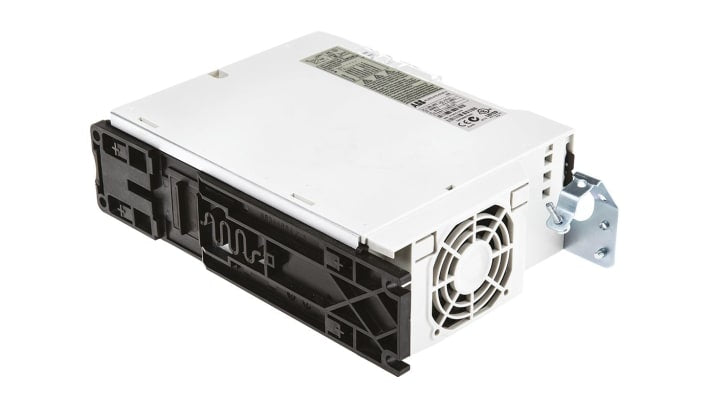 Inverter ABB ACS55-01E-07A6-2, monofase 1,5 kW, montaggio su guida DIN, dimensioni 226x159x70 mm, grado di protezione IP20.