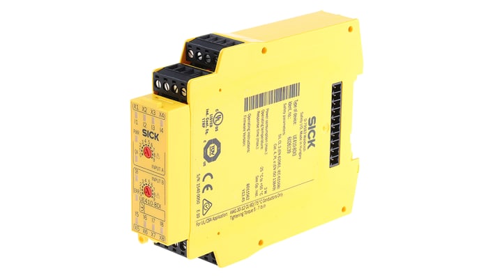 Modulo di ingresso Sick UE410-8DI3, 8 ingressi, alimentazione 24 V c.c., montaggio su guida DIN, dimensioni 96,5 x 22,5 x 120,8 mm.