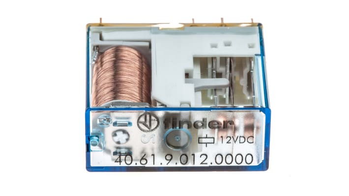Relè di potenza Finder 40.61.9.012.0000, SPDT, montaggio su PCB, 12V cc, 16A, dimensioni 29x25x12.4mm.