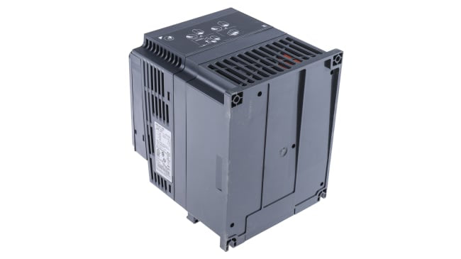 Azionamento a velocità variabile Schneider Electric ATV320U22N4C: 2,2 kW, 400 V c.a., 3 fasi, frequenza 0,1-599Hz. Ideale per motori sincroni e asincroni.