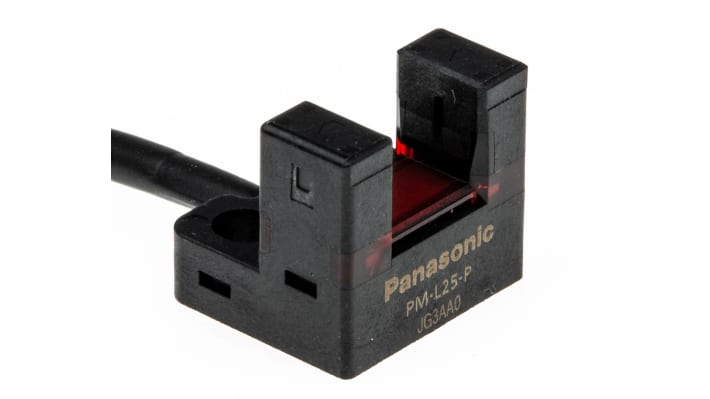 Sensore fotoelettrico a forcella Panasonic PM-L25-P, rilevamento 6 mm, uscita PNP, montaggio a pannello, IP64, temperatura -25°C/+55°C.
