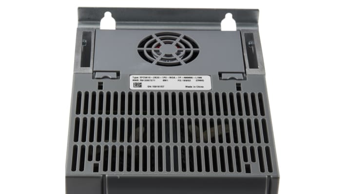 Inverter Bosch Rexroth EFC5610-2K20-1P2-MDA-7P-NNNNN-L1NN, potenza 2,2 kW, montaggio su guida DIN, dimensioni 175x120x231 mm.