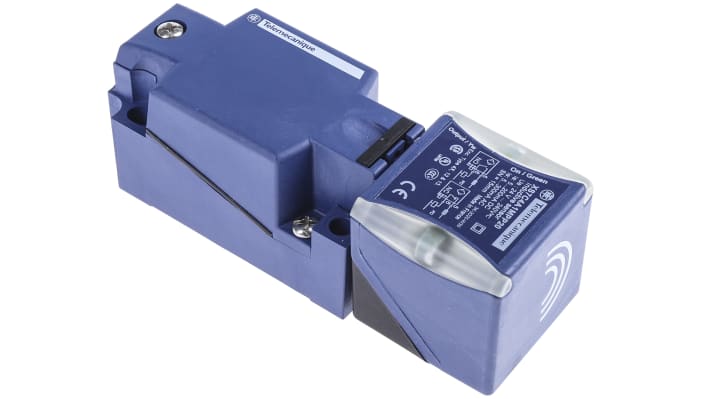 Sensore di prossimità induttivo Telemecanique XS7C4A1MPP20, rilevamento 15 mm, corpo in plastica, dimensioni 40 x 40 x 117 mm, montaggio a filo, grado di protezione IP65/IP67/IP69K.