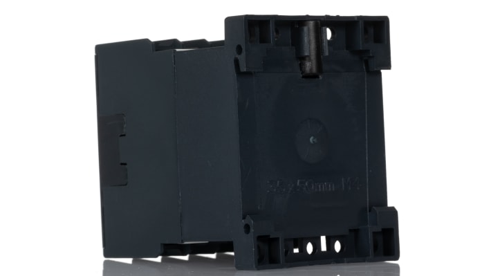 Contattore Schneider Electric LC1K0901F7, 3 poli 20A 4kW 110V CA - Montaggio su guida DIN per controllo motori industriali.