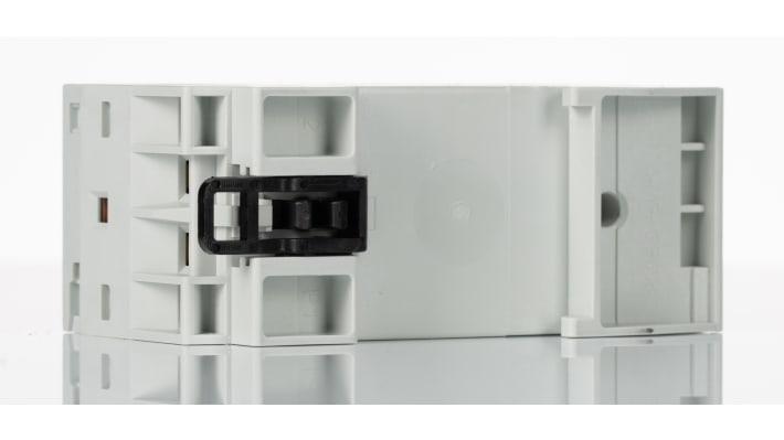 Contattore ABB HD451795, 4 poli, 25 A, bobina 230 V c.a., dimensioni 65x36x85 mm, grado di protezione IP20.