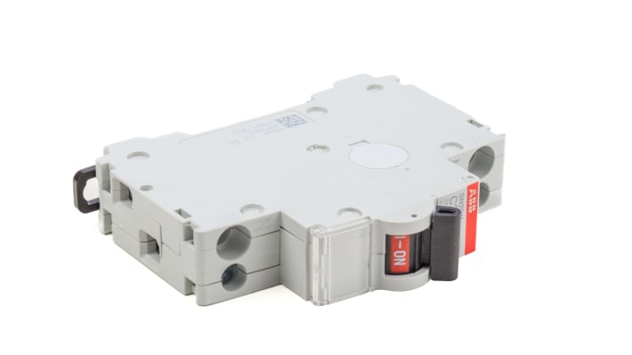 Interruttore magnetotermico ABB 470229, 1P+N, 2A, 230V, montaggio su guida DIN, dimensioni 18mm x 69mm x 85mm.