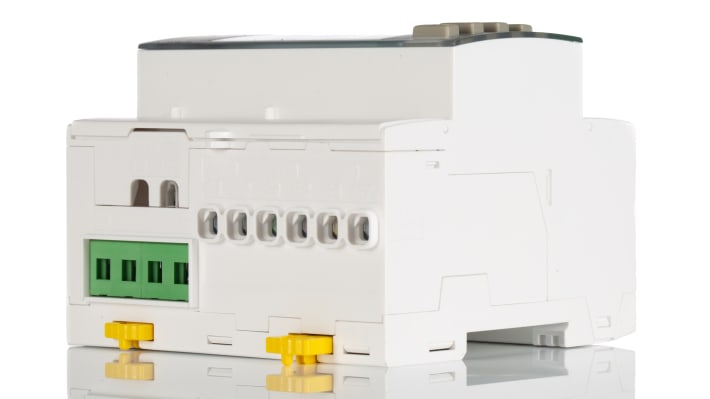 Misuratore di energia Schneider Electric METSEPM3255 3 fasi con display LCD retroilluminato. Monitoraggio preciso per applicazioni domestiche e industriali.