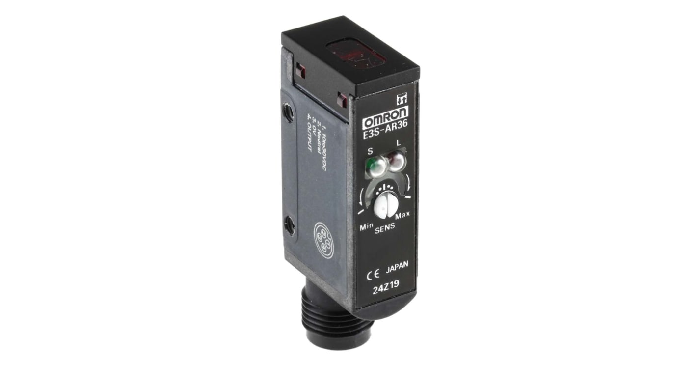 Omron E3SAR36, sensore fotoelettrico rettangolare a retroriflessione, rilevamento 100 mm-2 m, uscita PNP, IP67.