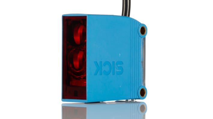 Sensore fotoelettrico rettangolare Sick GTE10-R3822, rilevamento 20 mm-2 m, uscita relè, alimentazione 10-30 V CC, IP67.