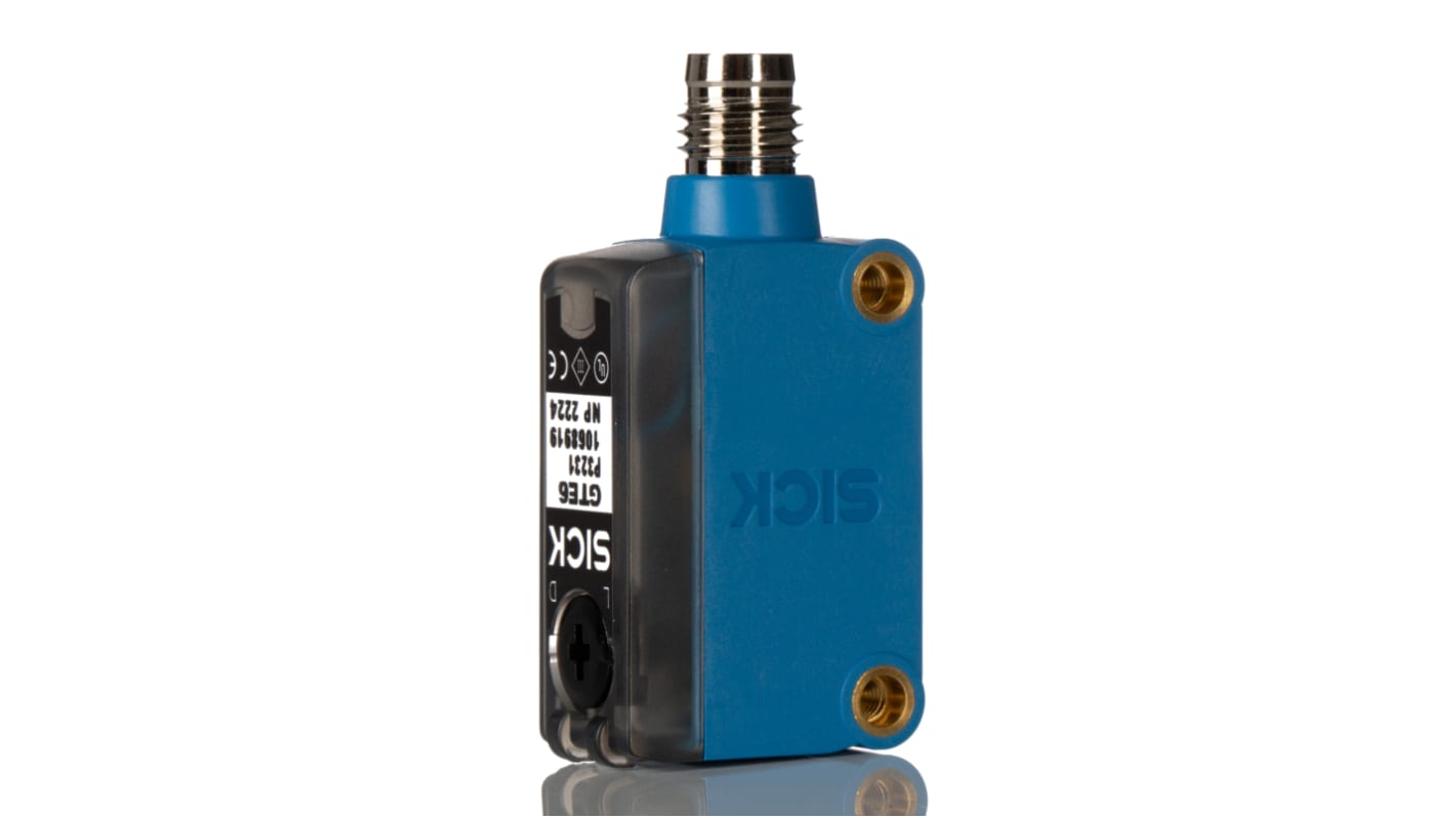 Sensore fotoelettrico rettangolare Sick GTE6-P3231, rilevamento fino a 900 mm, uscita PNP, grado di protezione IP67.