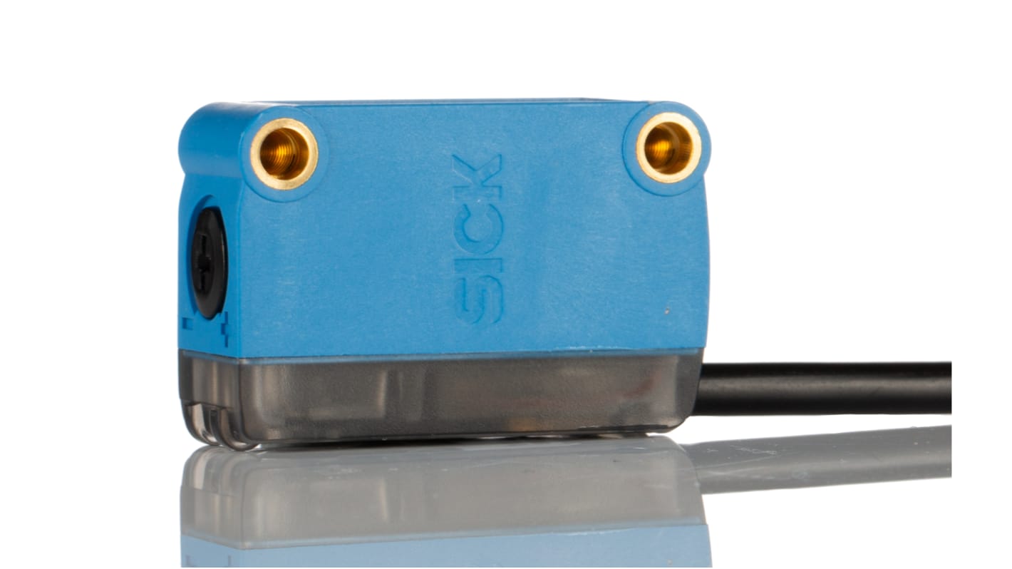 Sensore fotoelettrico rettangolare Sick GTE6-P6231, rilevamento fino a 900 mm, uscita PNP, grado di protezione IP67.