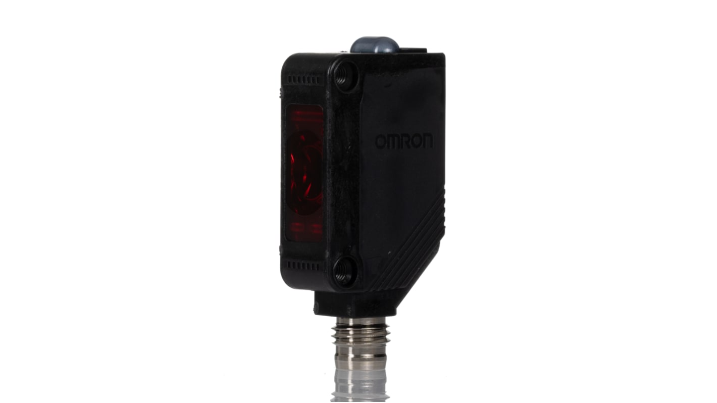 Sensore fotoelettrico rettangolare Omron E3Z-T86A-L, rilevamento fino a 10 m, uscita PNP, grado di protezione IP67.