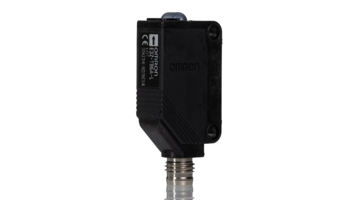 Sensore fotoelettrico rettangolare Omron E3Z-T86A-L, rilevamento fino a 10 m, uscita PNP, grado di protezione IP67.