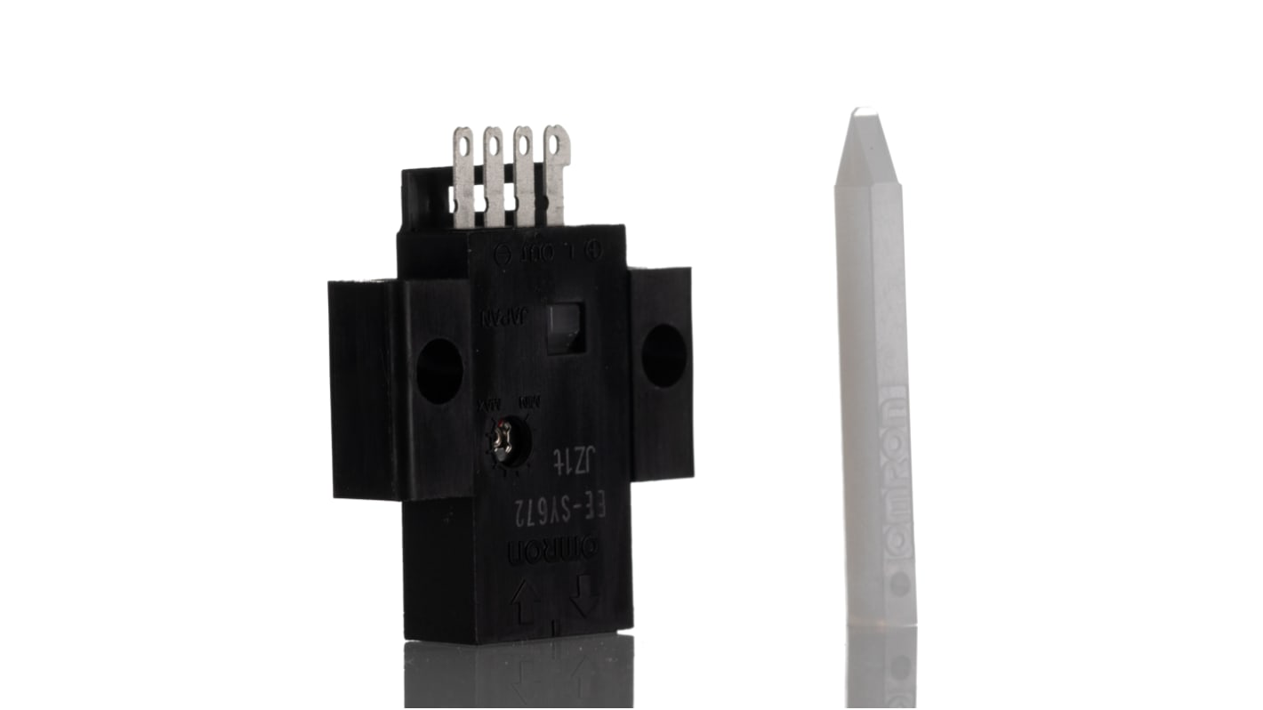 Sensore fotoelettrico Omron EE-SY672 a retroriflessione, custodia in PBT, rilevamento da 1 mm a 5 mm, uscita NPN, IP50.
