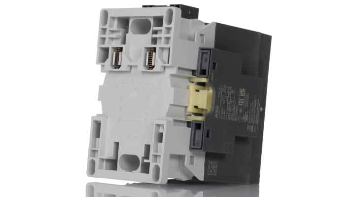 Contattore ABB 1SBL407001R1311 AF96-30-11-13, tripolare, 115 A, montaggio su guida DIN, dimensioni 82x116x125.5 mm.