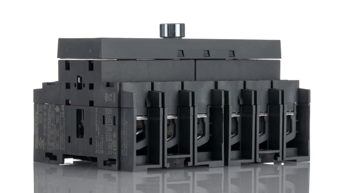 Interruttore ABB OT100F3C, 3 poli, 100 A, 37 kW, 690 V, montaggio su base, dimensioni 140x100x86 mm, grado di protezione IP20.