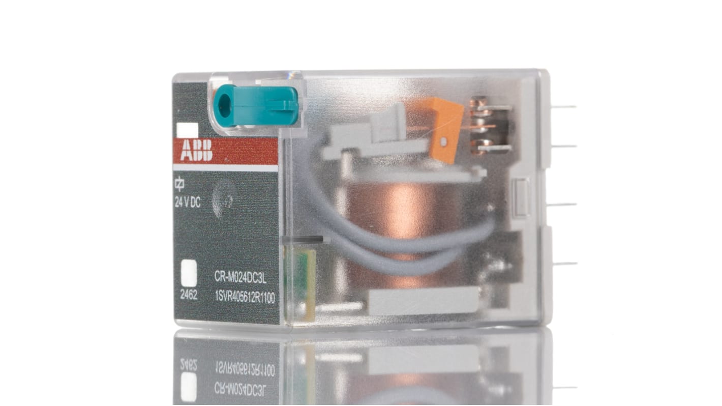 Relè d'interfaccia ABB CR-M024DC3L, 24V cc, 3 contatti SPDT, montaggio su guida DIN, dimensioni 35,6 x 21,2 x 27,5 mm.