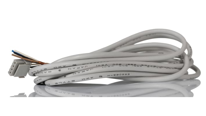 Regolatore di flusso SMC PFM710-C6-E, flusso massimo 10 l/min, alimentazione 24 V, display digitale, compatto e leggero.