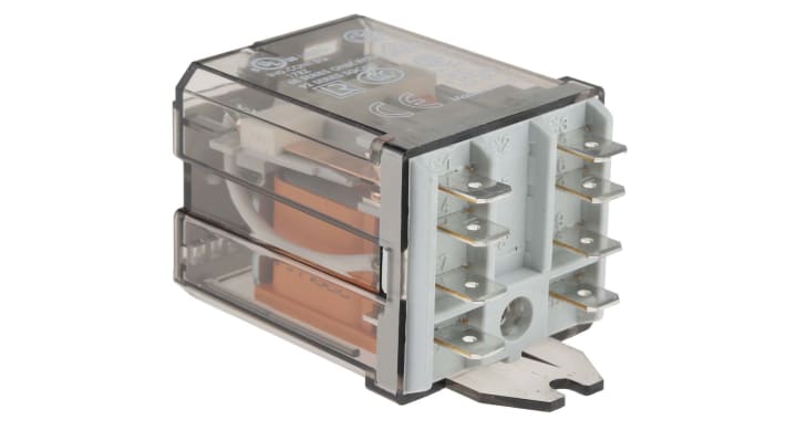 Finder 62.82.8.230.0000, relè di potenza DPDT, bobina 230V, montaggio a flangia, dimensioni 68mm x 38,2mm x 35,8mm.