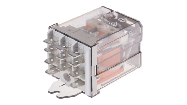 Finder 62, relè di potenza 3PDT, bobina 110V, montaggio su flangia, corrente 16A, dimensioni 68x35.8x38.2mm.