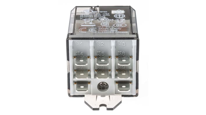 Relè di potenza Finder 62, 3P-NA, bobina 24V cc, montaggio su flangia, corrente 16A, dimensioni 68x35.8x38.2 mm.