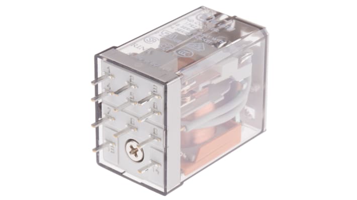 Relè di potenza Finder 55.13.8.230.0000, 3PDT, montaggio su PCB, 10A, 230V, dimensioni 27.7mm x 35.8mm x 20.7mm.