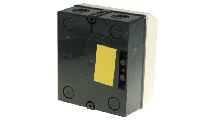 Interruttore di isolamento Schneider Electric VCF4GE, tripolare, 63A, montaggio a pannello, grado di protezione IP65. Dimensioni 170mm x 150mm x 152mm.