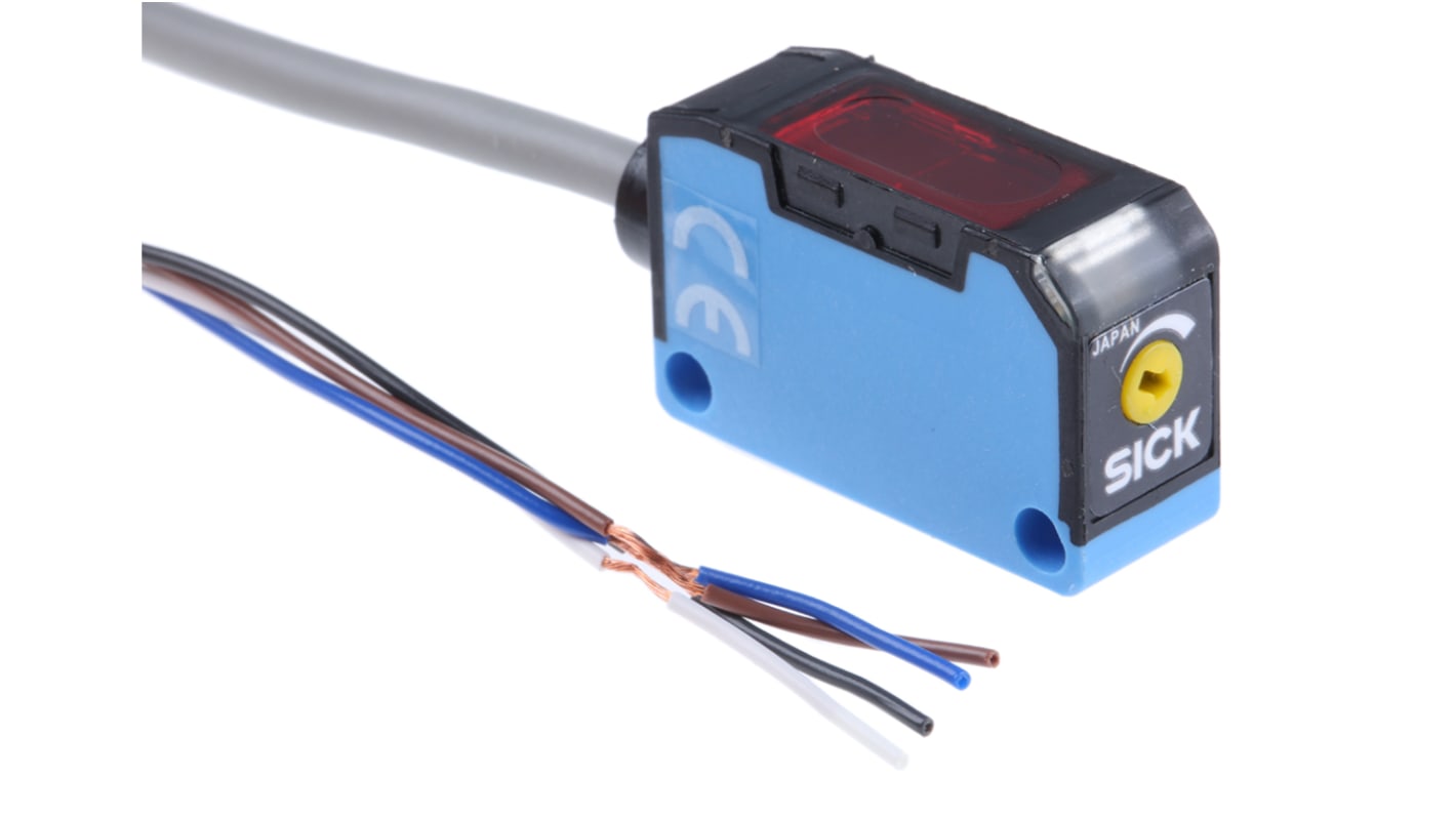 Sick WL150-P132, sensore fotoelettrico rettangolare a retroriflessione, rilevamento fino a 2,4 m, montaggio a pannello, grado di protezione IP67.