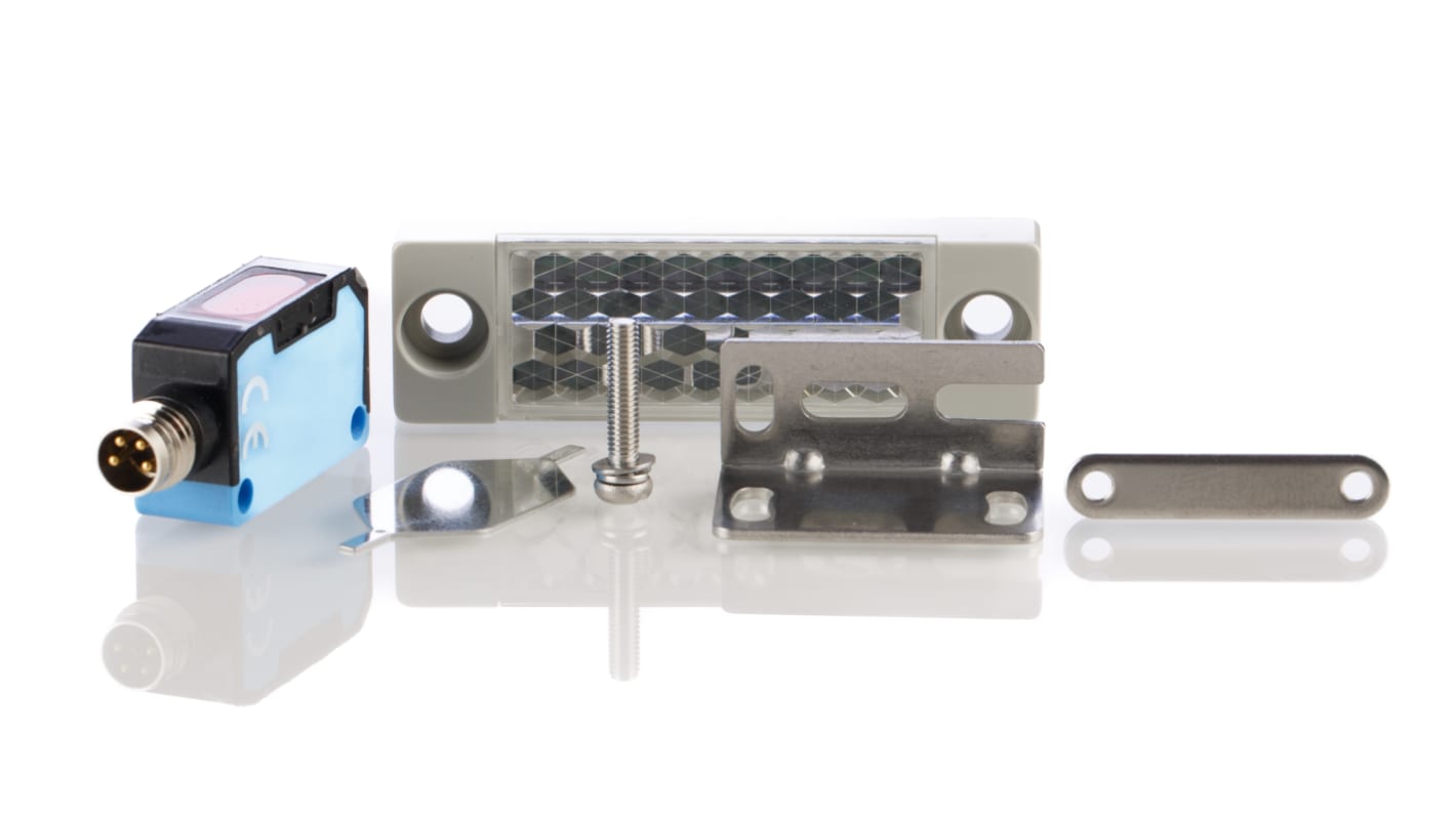 Sensore fotoelettrico rettangolare Sick WL150-P430, rilevamento fino a 2,4 m, IP67, con connettore M8 a 4 pin e staffa di montaggio.