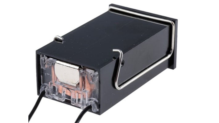 Contatore Kübler 1.150.211.012 per impulsi, 10Hz, montaggio a pannello, alimentazione 12 V c.c., dimensioni 31 x 20 mm.