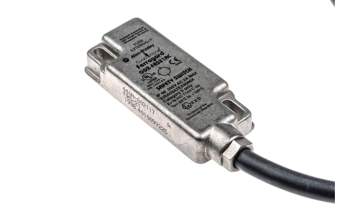 Interruttore di sicurezza senza contatto Allen Bradley Guardmaster 440N-G02117, 250V, 2NC, 1NO, IP68, dimensioni 78.5x33.5x16 mm.