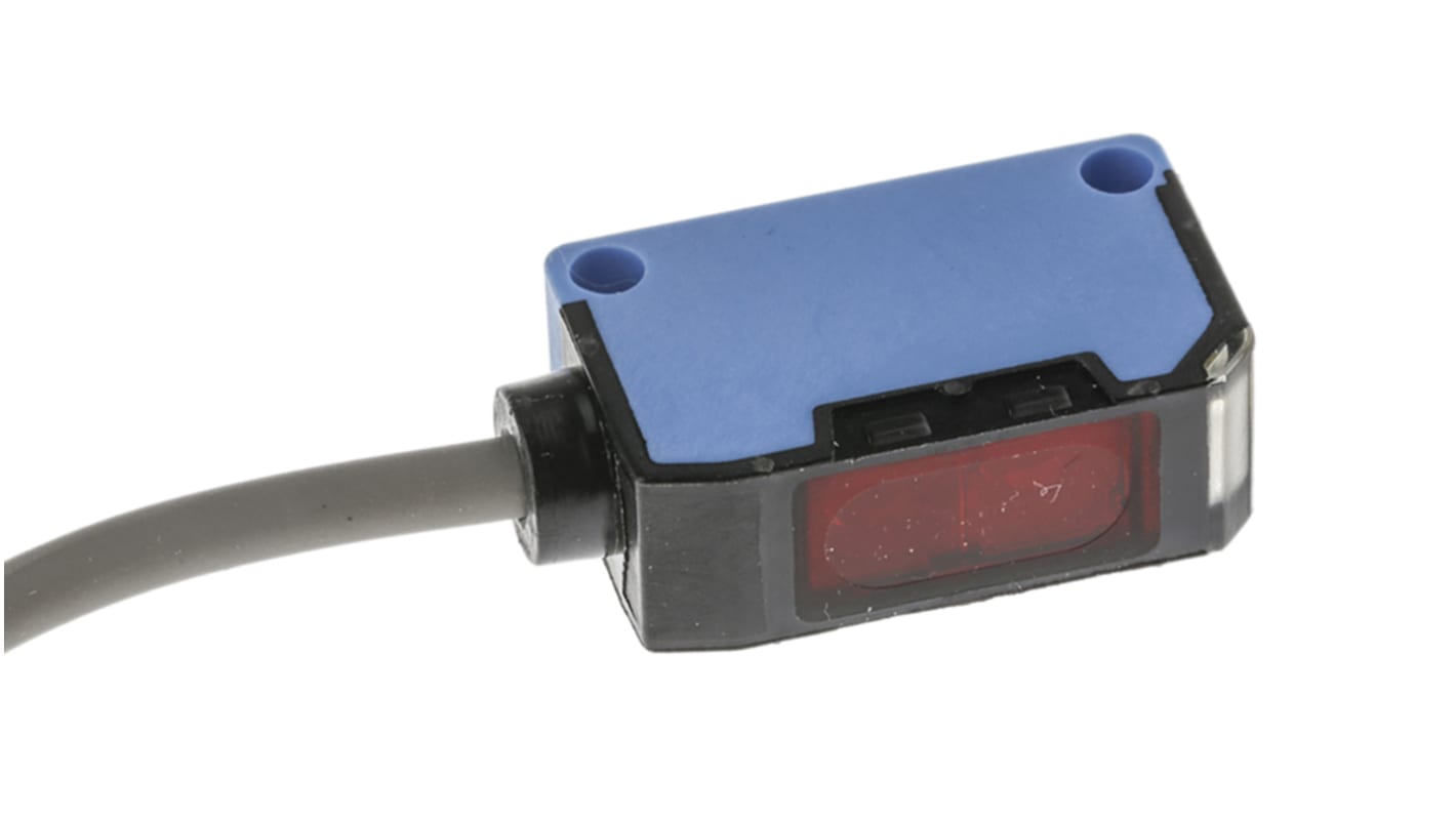 Sensore fotoelettrico rettangolare Sick WL150-N132, rilevamento fino a 2,4 m, montaggio a pannello, grado di protezione IP67.