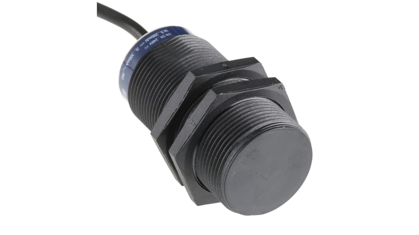 Telemecanique Sensors XS4P30MA230, sensore induttivo cilindrico M30, rilevamento 15 mm, IP68, alimentazione 20-264 V. Dimensioni 62 mm x 30 mm.