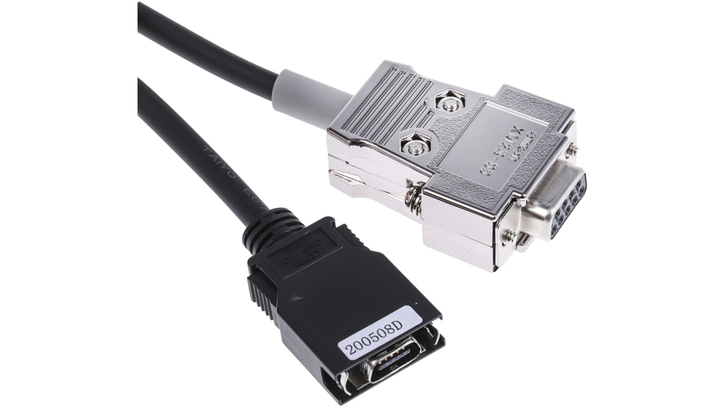 Cavo di comunicazione Omron CS1W-CN226, 2m, per PLC serie CS1W, progettato per ambienti industriali.