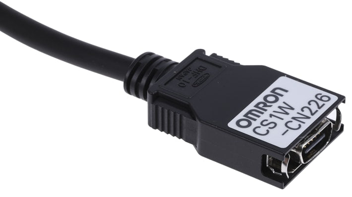 Cavo di comunicazione Omron CS1W-CN226, 2m, per PLC serie CS1W, progettato per ambienti industriali.