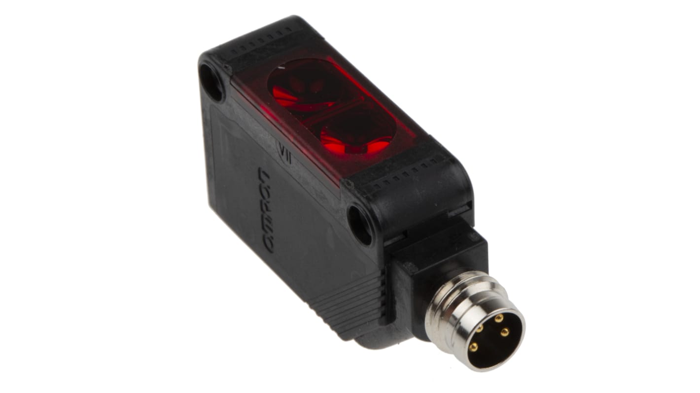 Omron E3ZR86, sensore fotoelettrico rettangolare a retroriflessione, rilevamento 100 mm-4 m, uscita PNP, IP67, montaggio a flangia.