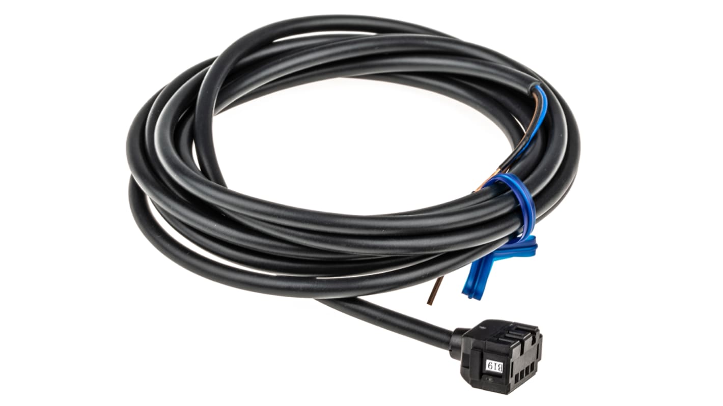 Connettore Omron E3XCN11OMS per Serie E3X-DA-S e MDA, grado di protezione IP50, dimensioni 10 x 67,3 x 31,6 mm.