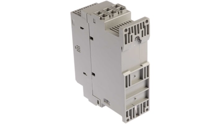 Allen Bradley 150-C9NBD, avviatore soft-start trifase 4 kW, 460 V, 9 A, con bypass integrato e protezione sovraccarico. Dimensioni 100x44.8x139.7 mm.