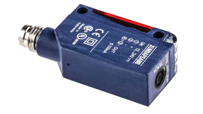 Sensore fotoelettrico rettangolare Telemecanique Sensors XUM0APSAM8, rilevamento da 100 mm a 10 m, uscita PNP, IP67.
