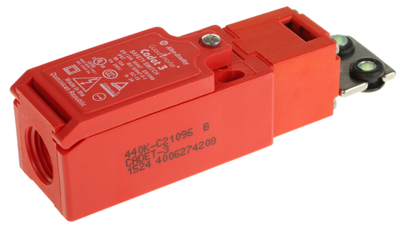 Interruttore di interblocco di sicurezza Allen Bradley Guardmaster 440K-C21096, con 3 contatti NC, azionamento a chiave e grado di protezione IP67. Dimensioni 90,5mm x 31mm x 30,4mm.