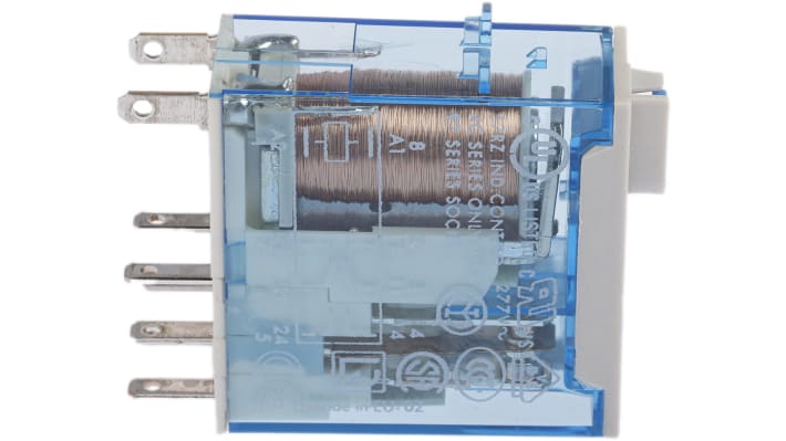 Relè di potenza Finder 46.52.9.012.0040, DPDT, bobina 12V cc, corrente 8A, dimensioni 32,8 x 29 x 12,4 mm.