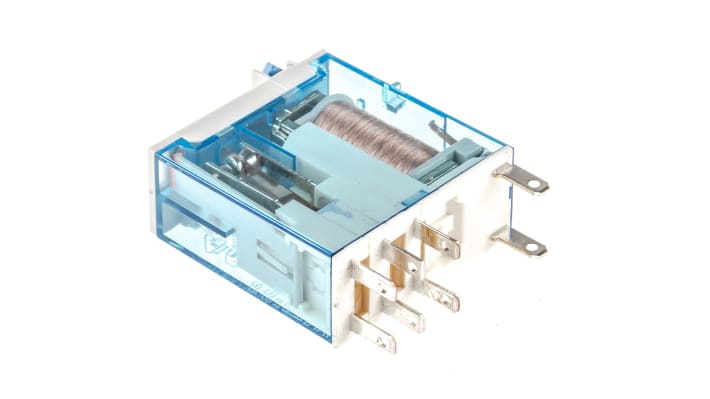 Finder 46.52.9.024.0040, relè DPDT 24V cc, dimensioni 32,8 x 29 x 12,4 mm, corrente 8 A, isolamento 6000 V.