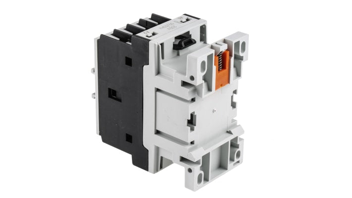 Contattore Lovato BF1810A230, 3 poli, 18 A, bobina 230 V c.a., montaggio su guida DIN, dimensioni 45 x 81 x 80,7 mm.