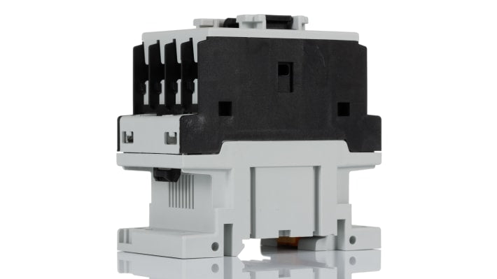 Contattore Lovato BF0910A230, 3 poli, 9 A, 230 V c.a., montaggio su guida DIN, dimensioni 81x45x80.7 mm, IP20.