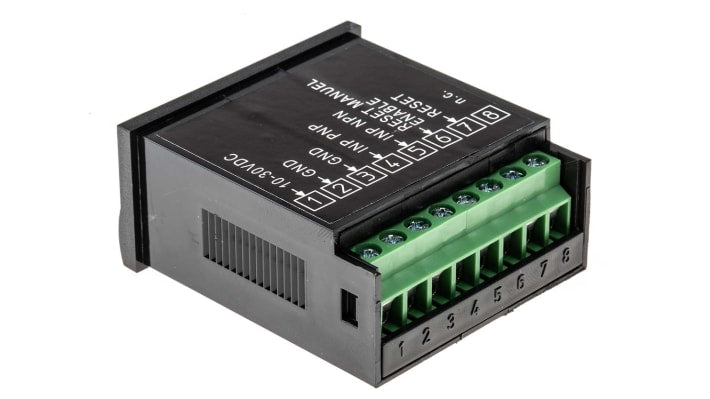 Contatore Kübler 6.140.012.300 con display LCD 7 cifre, montaggio a pannello, alimentazione 10-30 V c.c., IP65. Dimensioni 48x24 mm.